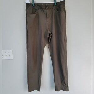 Vuori Meta Pant Dark Oregano Athletic Slim Tapered Leg Men's Size 33x30 Capsule